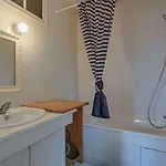 Spacieux 3* à Biarritz, Proche Commerces, Et Centre, Avec Wifi Et Balcon - Fr-1-3-589