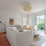 Spacieux 3* à Biarritz, Proche Commerces, Et Centre, Avec Wifi Et Balcon - Fr-1-3-589 *